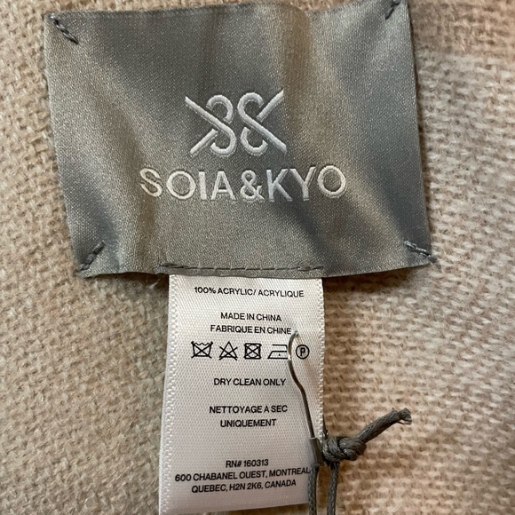 Soia & Kyo Yadira Woven Scarfigan Shawl Poncho Fringe Color Block Tan Blush OS - Picture 7 of 9